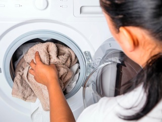 Почему стиральная машина бьется током? Проблема решена