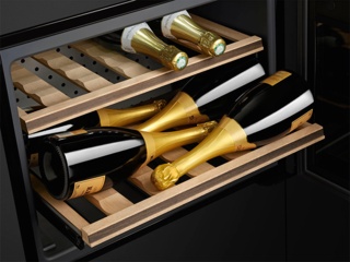 Условия для хранения вина в бутылках в винных шкафах SMEG (СМЕГ)