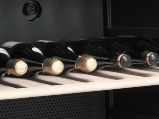 Как правильно хранить вино в винном шкафу?