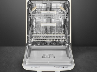Что будет если открыть посудомоечную машину во время работы?