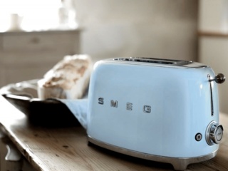 Тостеры SMEG голубого цвета