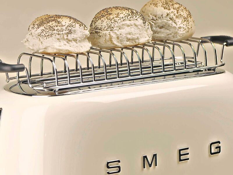 Разогрев булочек в тостерах SMEG