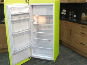 Однокамерный холодильник Smeg | Фирменный магазин studio-smeg.ru